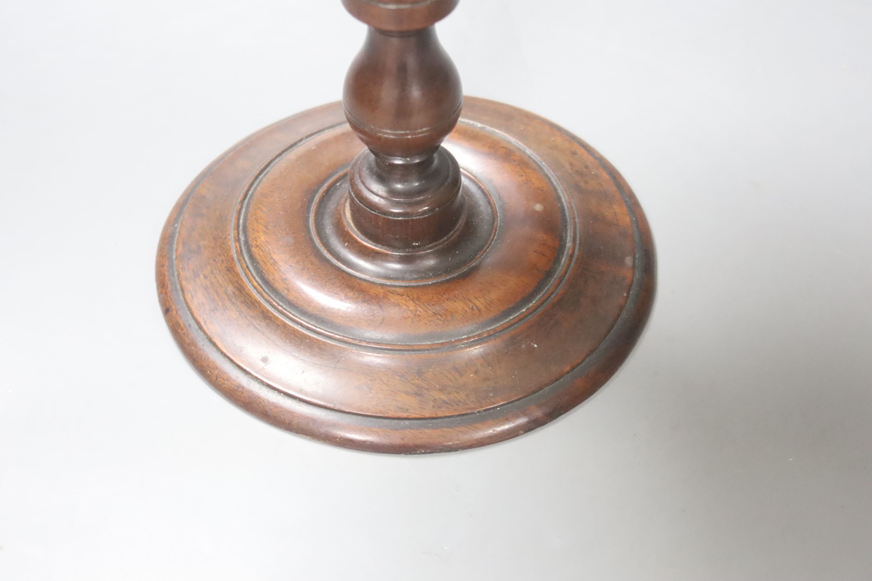 A mahogany candle stand, height 28cm